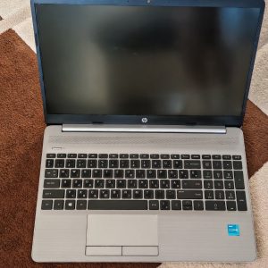 HP 250 G8  15,6" FHD